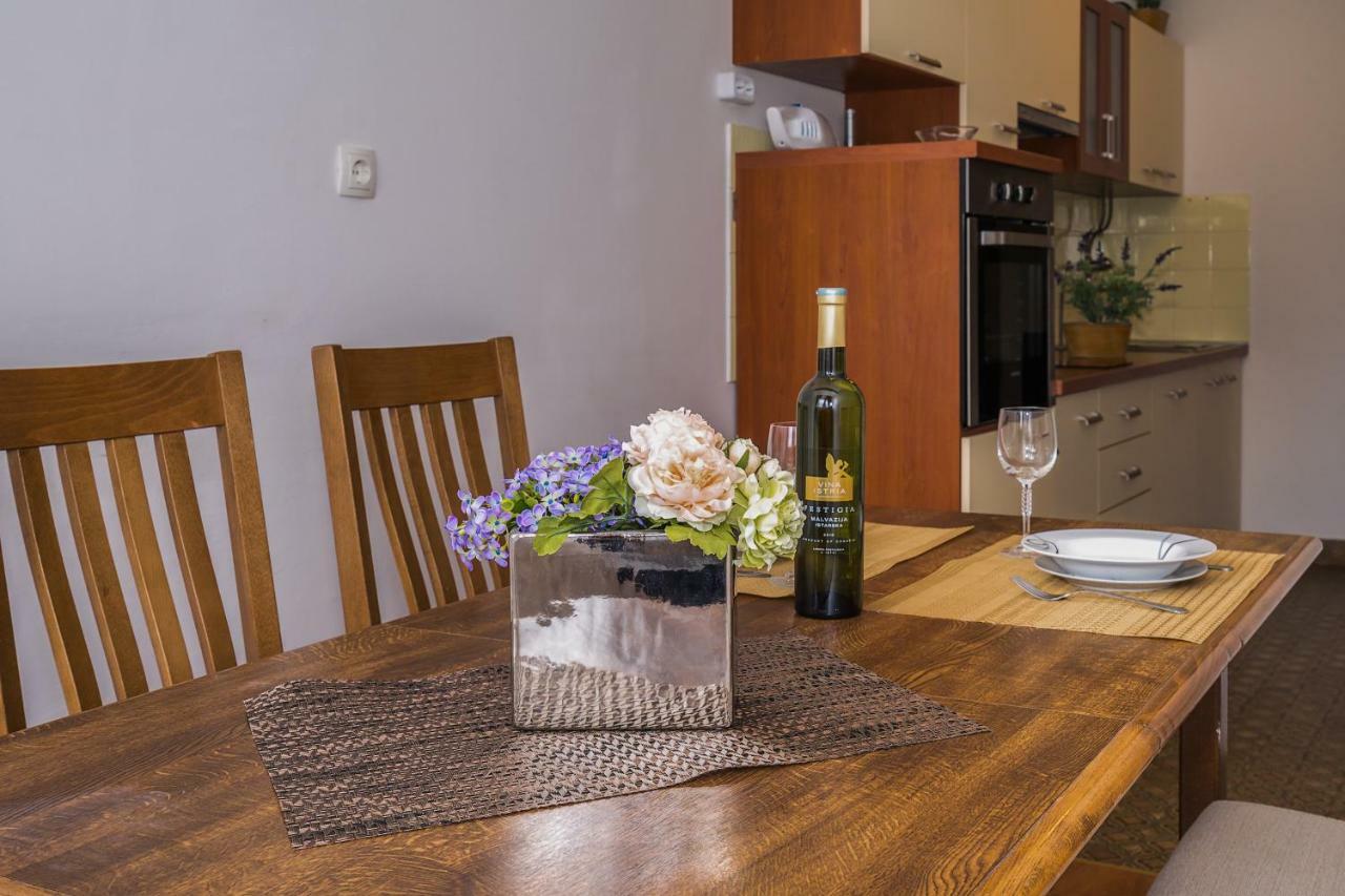 2 Bedroom Apartment/Parking/Market Spalato Esterno foto